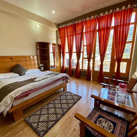 Hotel Mansarovar Inn Munsyari Buitenkant foto