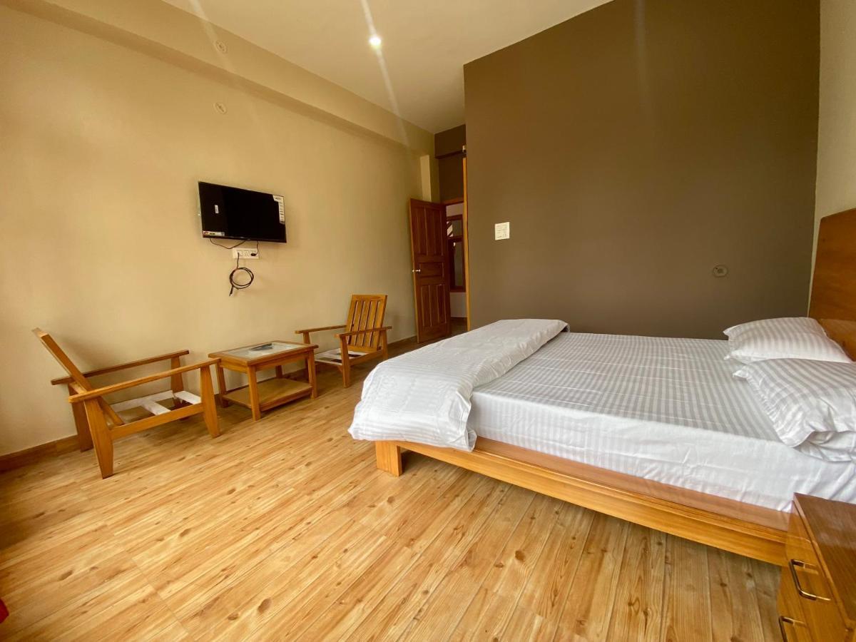 Hotel Mansarovar Inn Munsyari Buitenkant foto