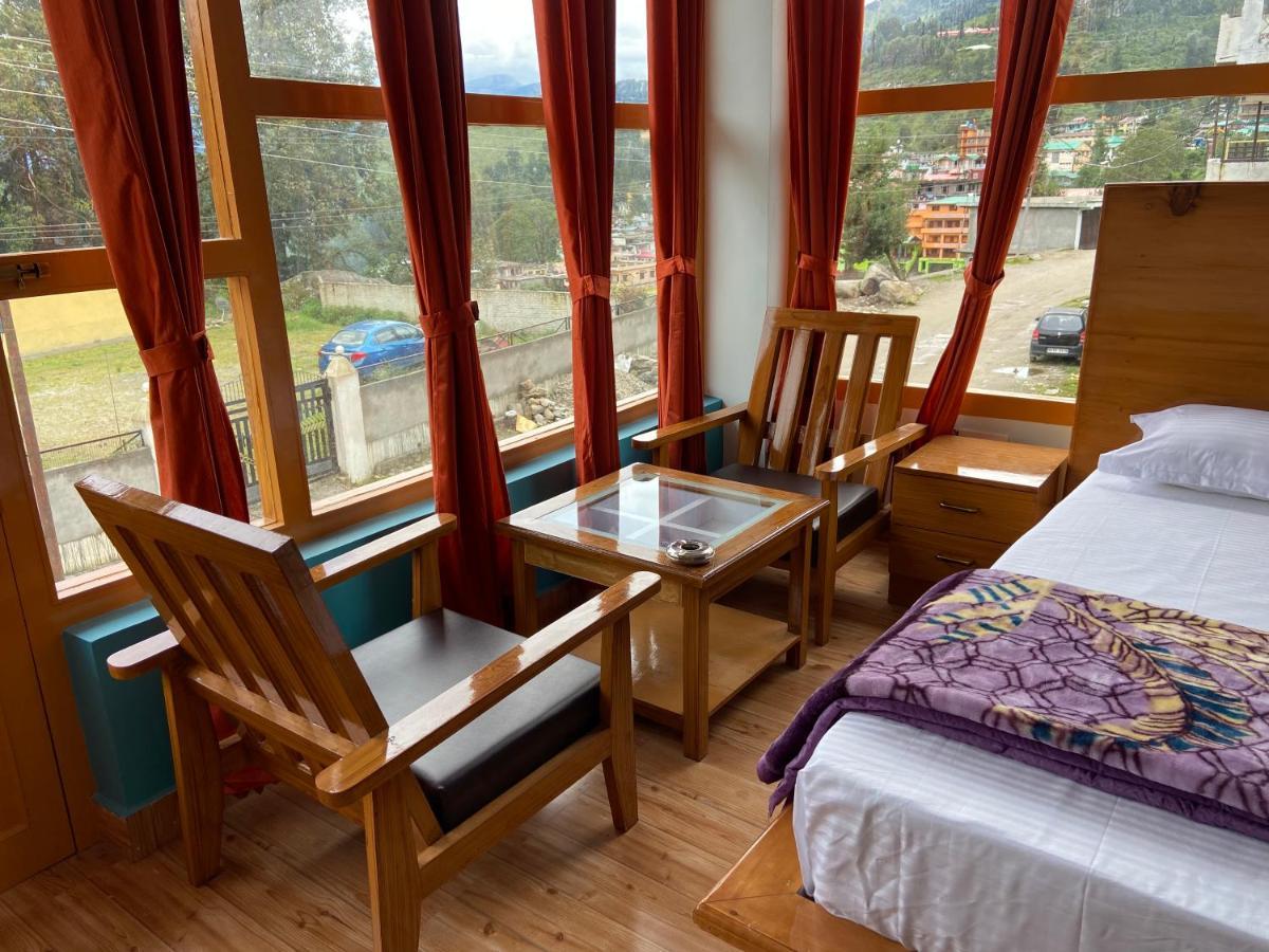 Hotel Mansarovar Inn Munsyari Buitenkant foto