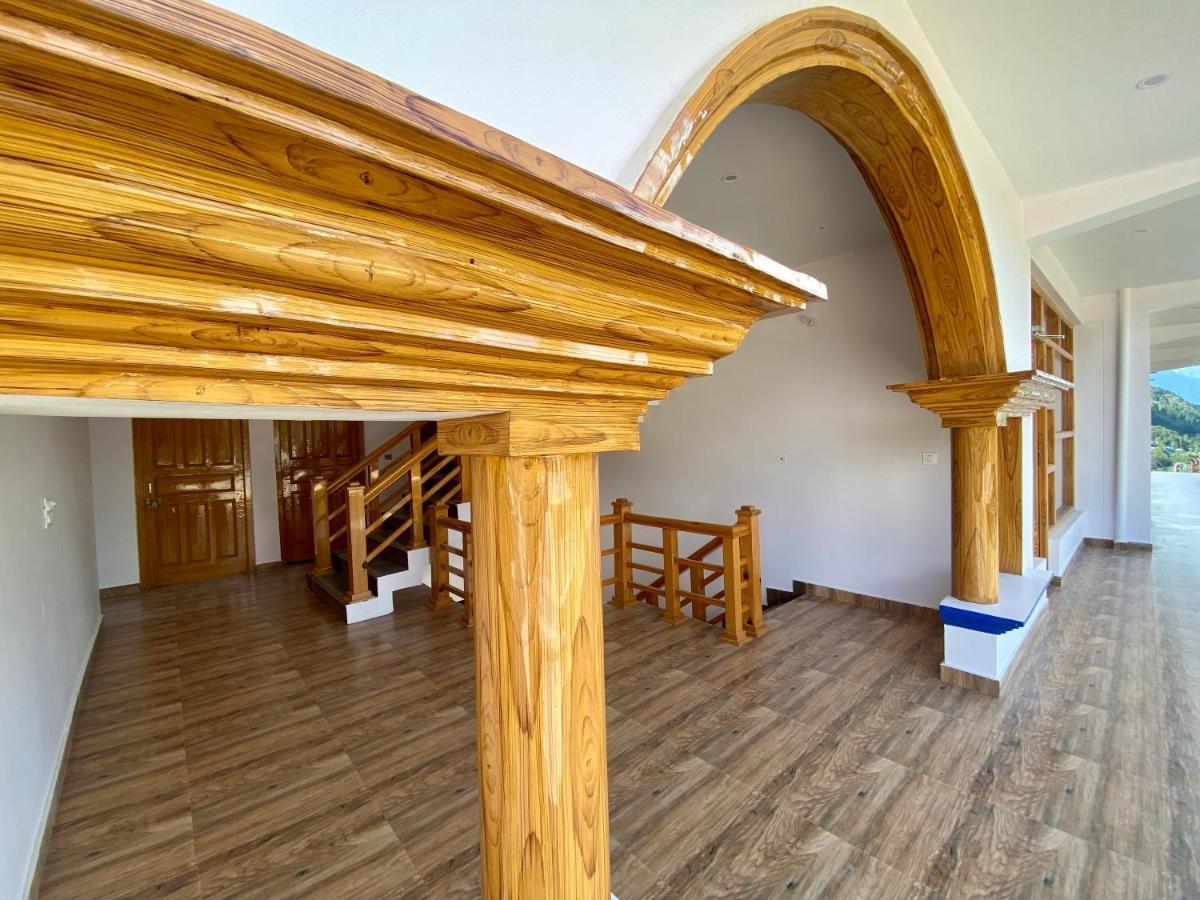 Hotel Mansarovar Inn Munsyari Buitenkant foto
