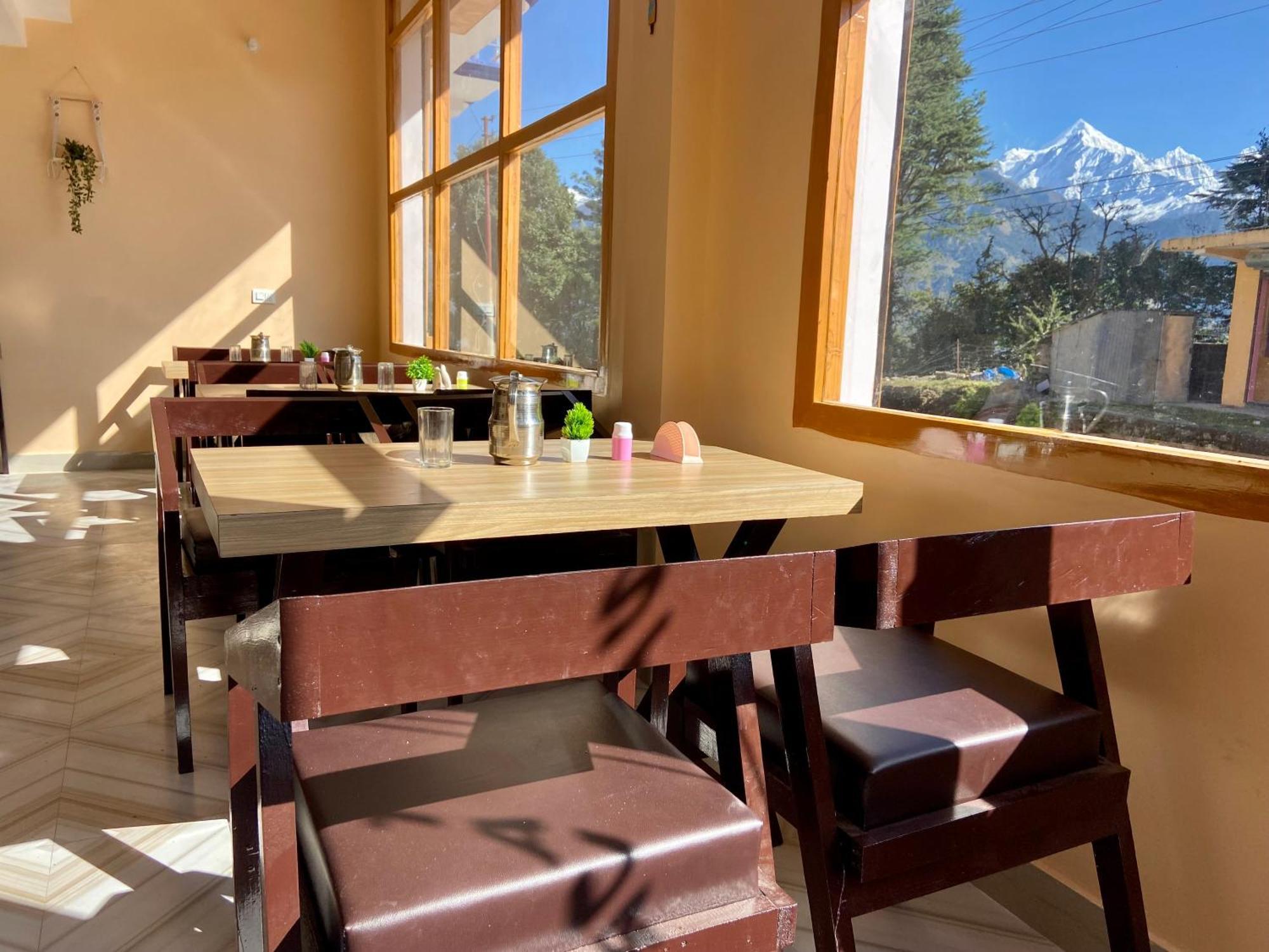 Hotel Mansarovar Inn Munsyari Buitenkant foto